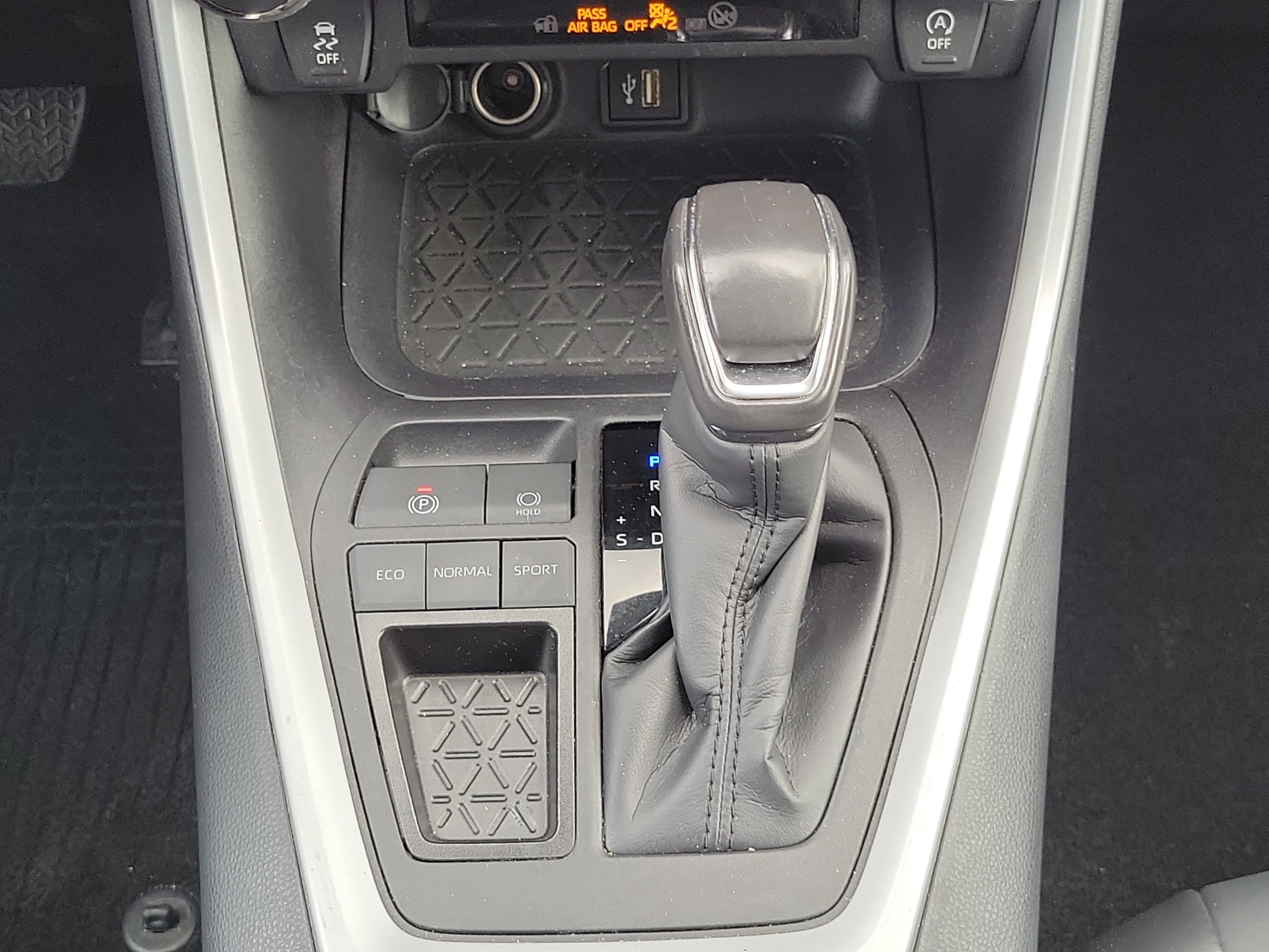 Used 2025 Toyota RAV4 XLE Premium FWD image 18