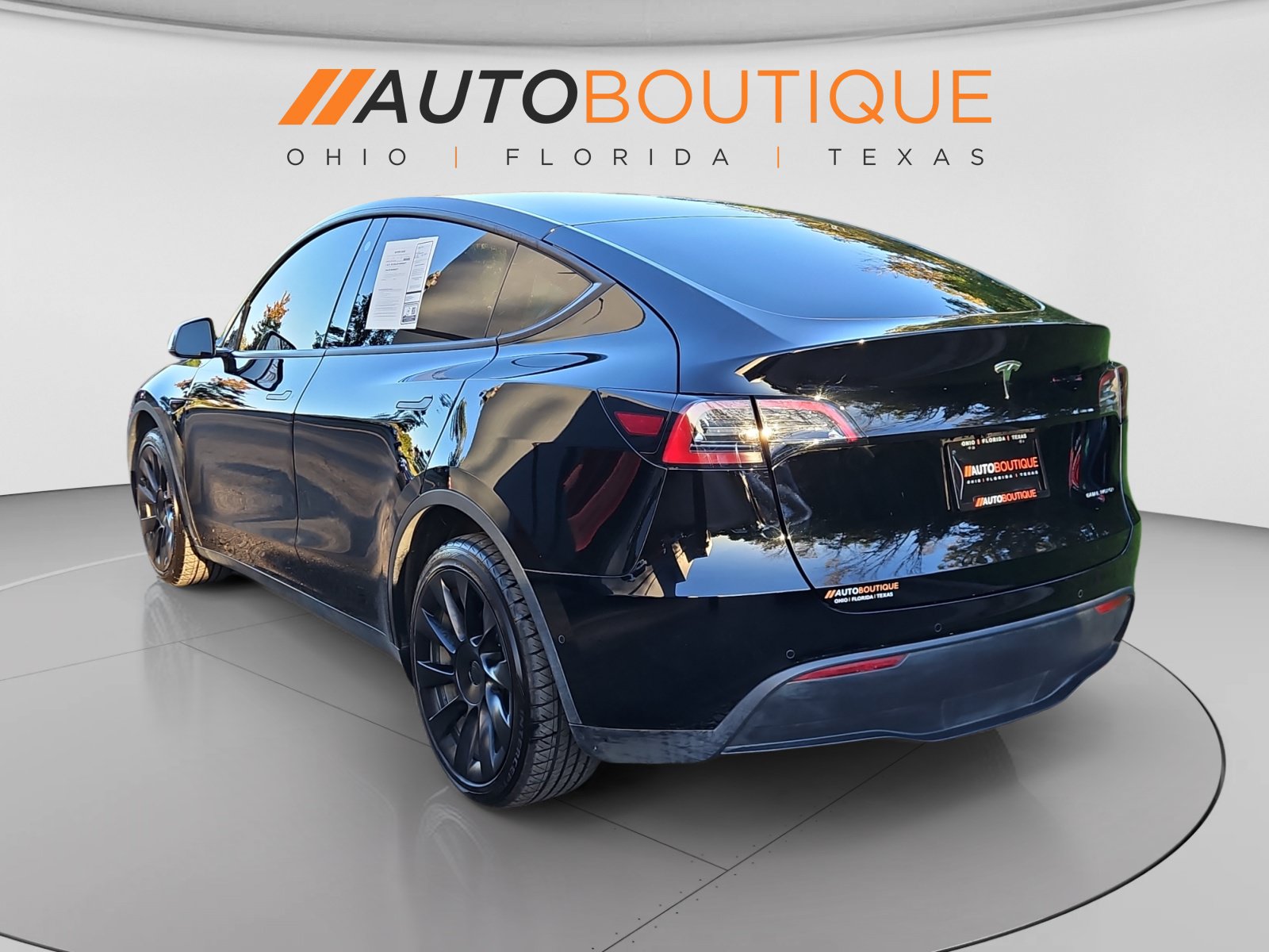 Used 2022 Tesla Model Y Long Range AWD/4WD image 3