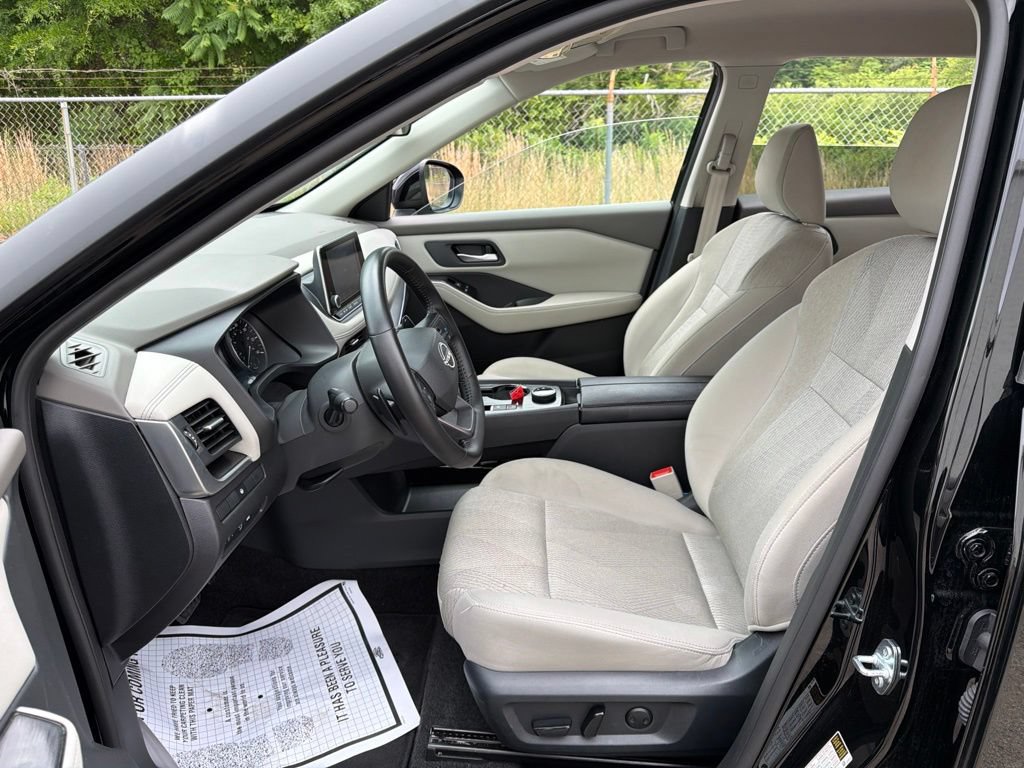 Used 2025 Nissan Rogue SV AWD/4WD image 21