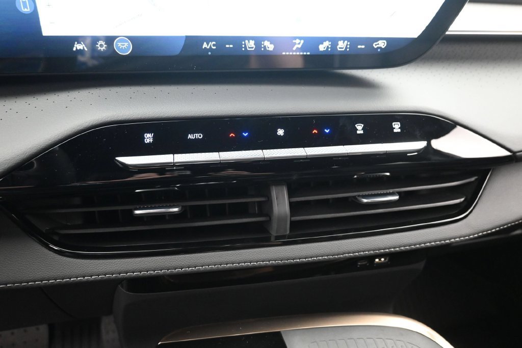 New 2026 Buick Enclave Avenir w/ Super Cruise Package AWD/4WD image 21