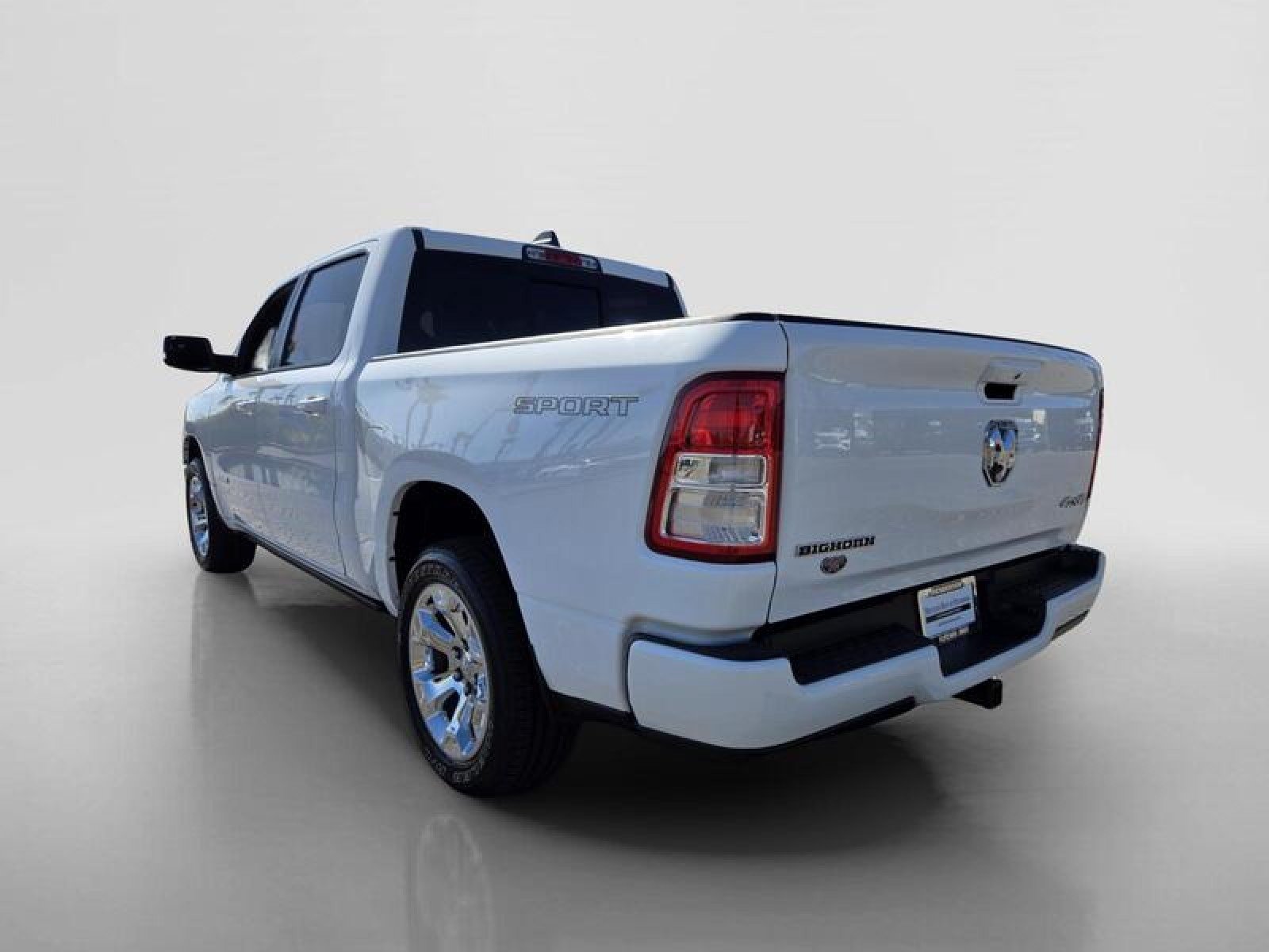 Used 2022 RAM 1500 Big Horn AWD/4WD image 3