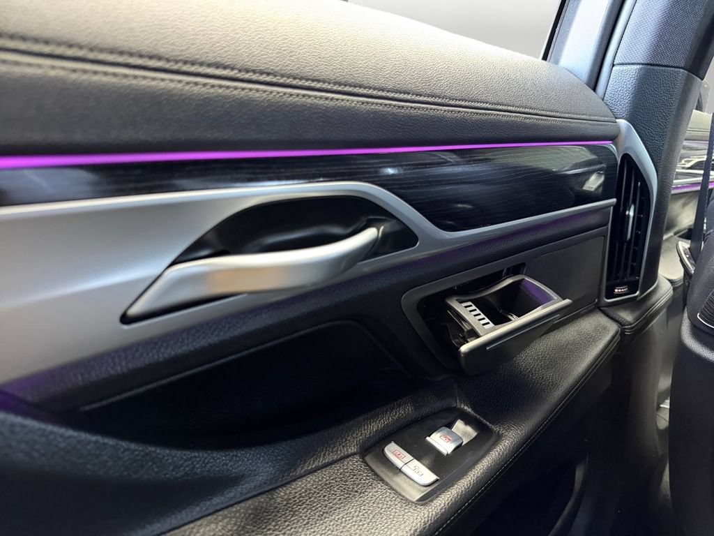 Used 2021 BMW 740i w/ M Sport Package RWD image 27