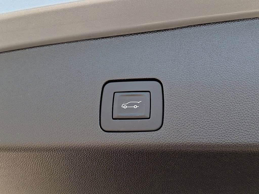 Used 2023 Buick Encore GX Select w/ Sport Touring Package AWD/4WD image 30