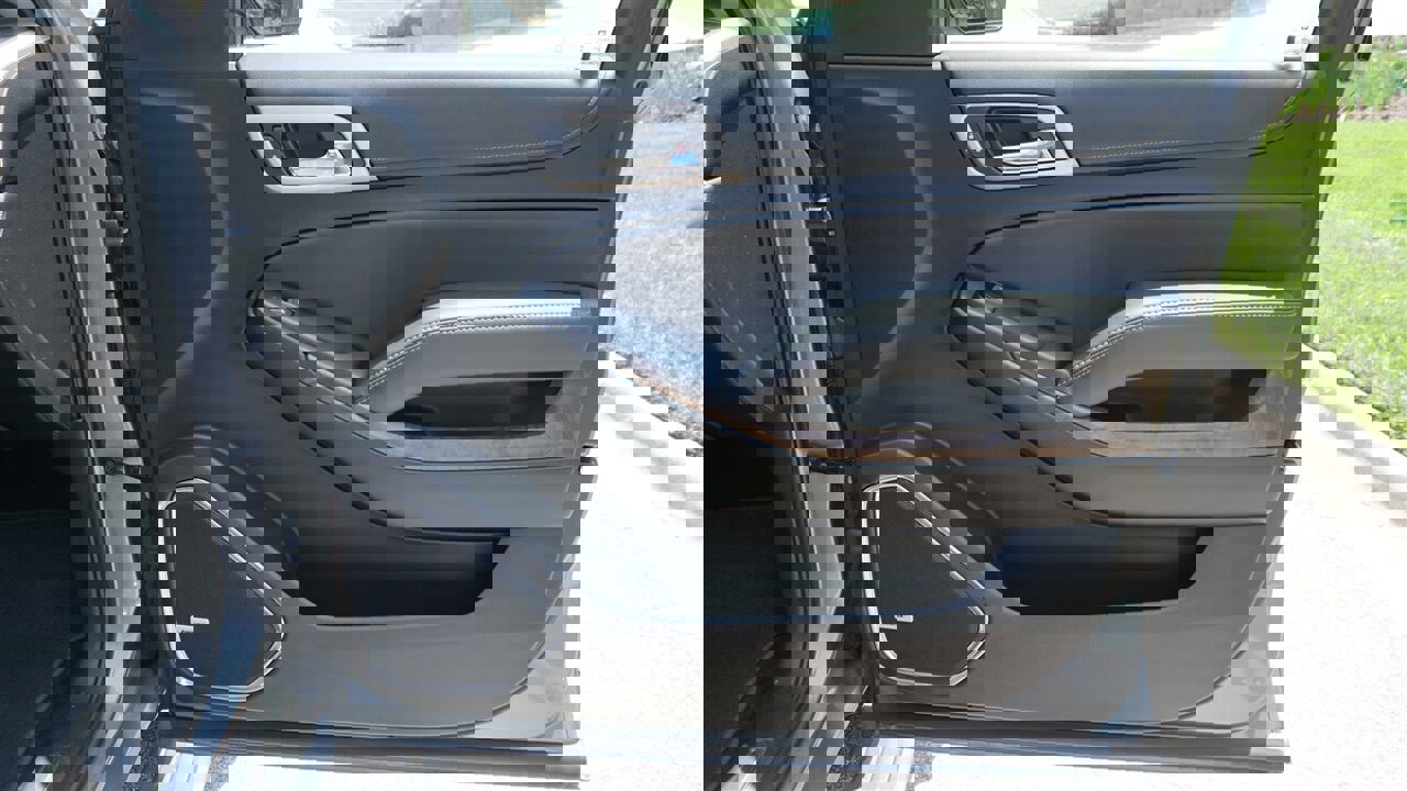 Used 2018 GMC Yukon Denali image 40