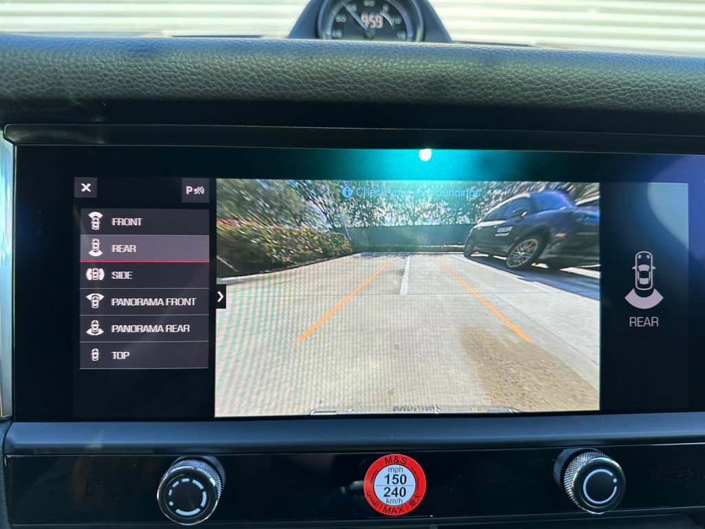 Certified 2026 Porsche Macan Turbo AWD/4WD image 32