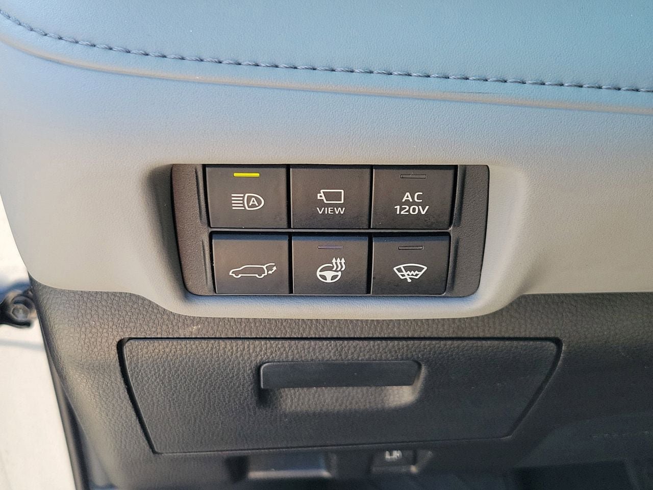 Used 2021 Toyota Highlander Platinum FWD image 33