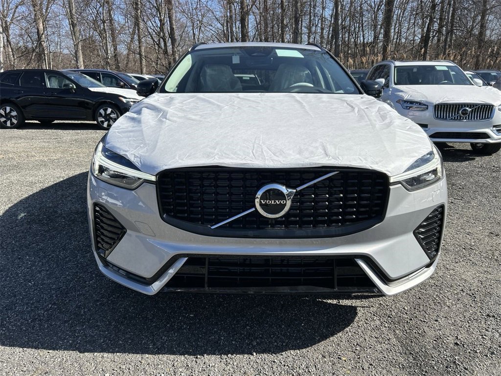 New 2025 Volvo XC60 B5 Core w/ Climate Package image 3