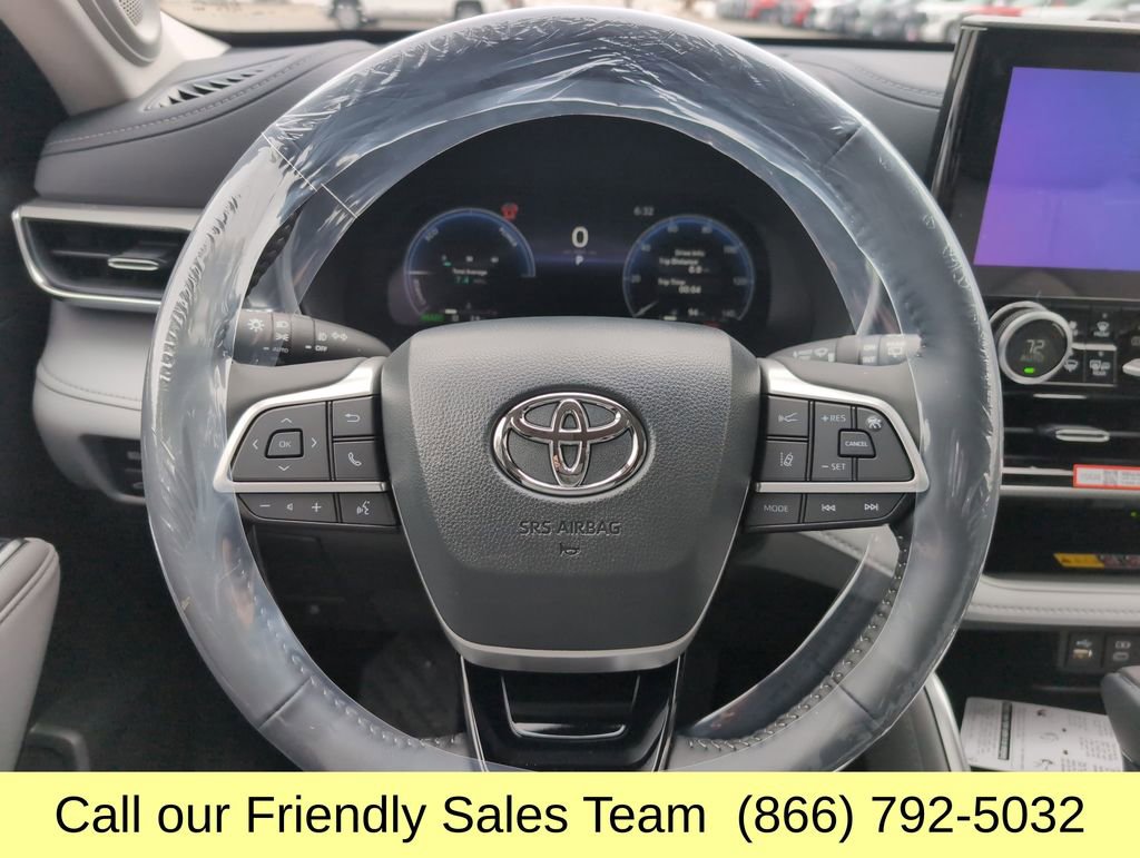 New 2026 Toyota Highlander Platinum image 14