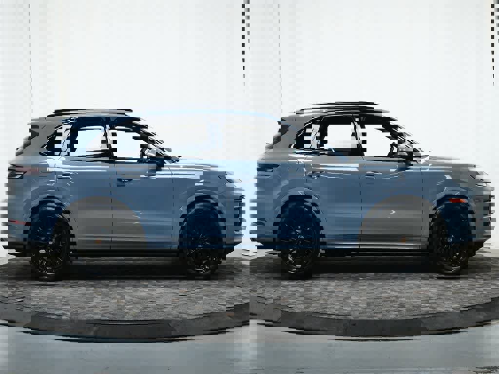 New 2025 Porsche Cayenne image 8