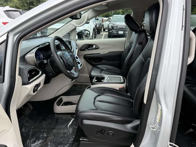 Used 2024 Chrysler Pacifica Limited FWD image 10