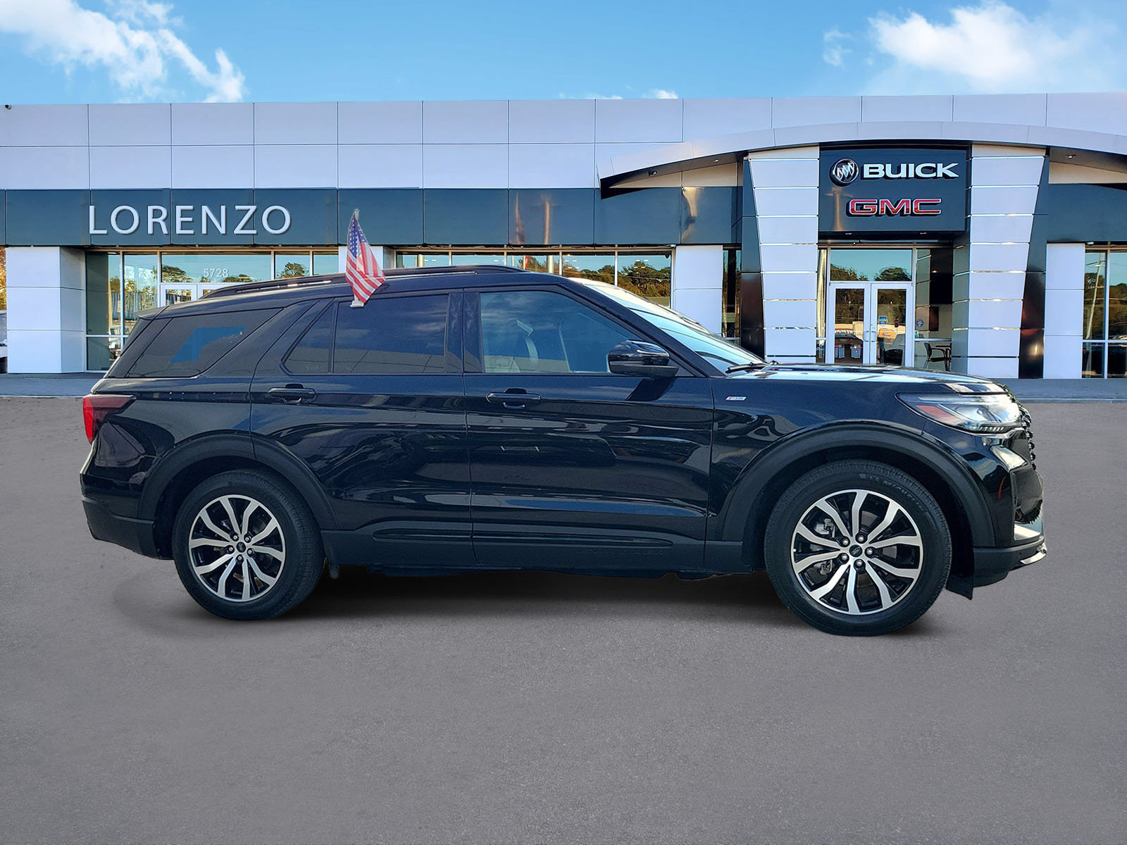 Used 2025 Ford Explorer ST-Line w/ Premium Package RWD image 4