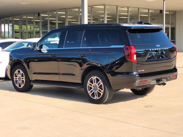 Used 2025 Ford Expedition Active RWD image 6