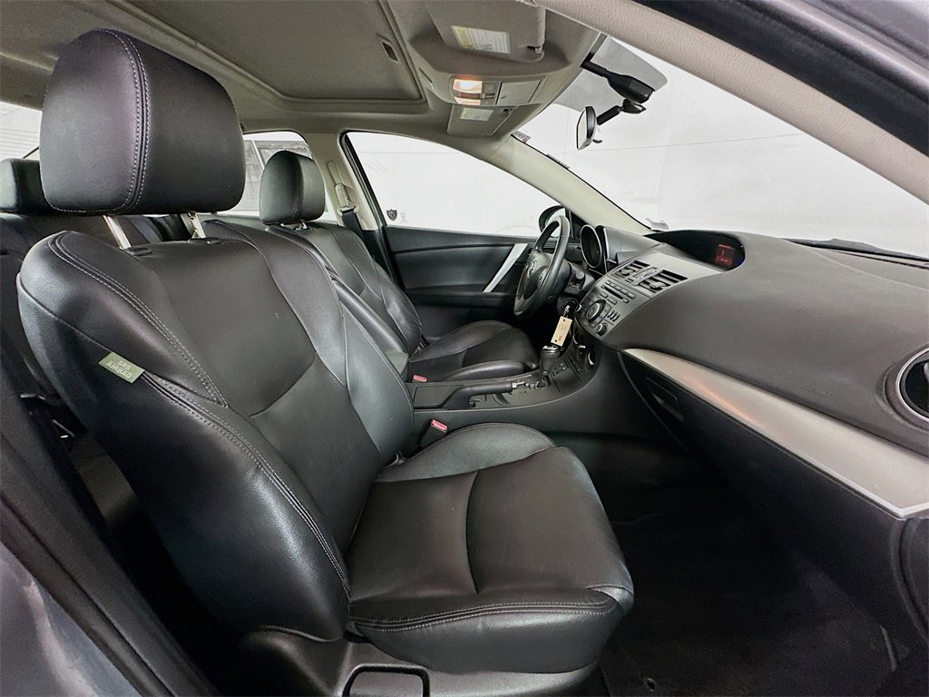 Used 2012 MAZDA MAZDA3 i Grand Touring w/ Tech Pkg image 26
