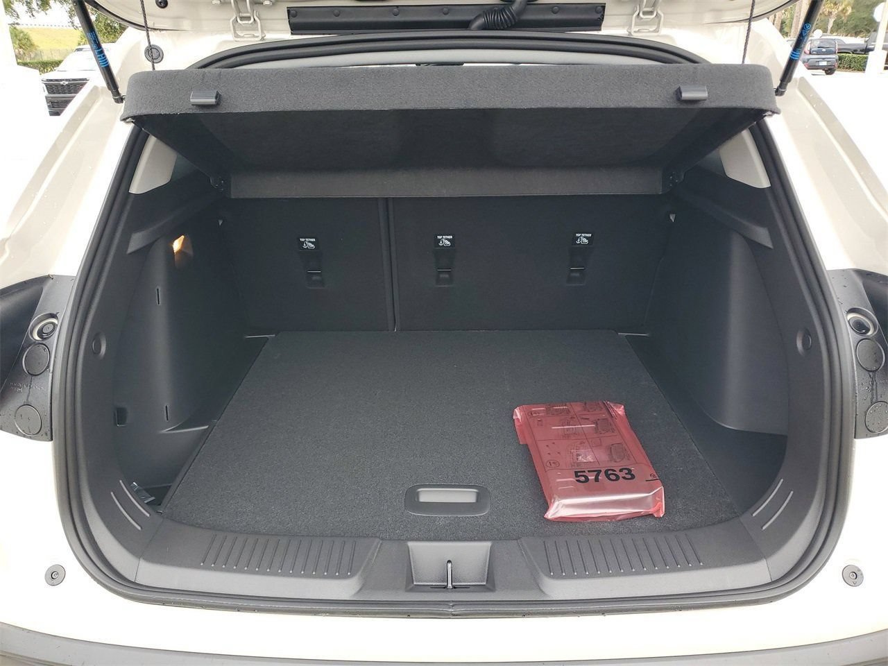 New 2026 Chevrolet Trax ACTIV w/ Sunroof Package FWD image 8