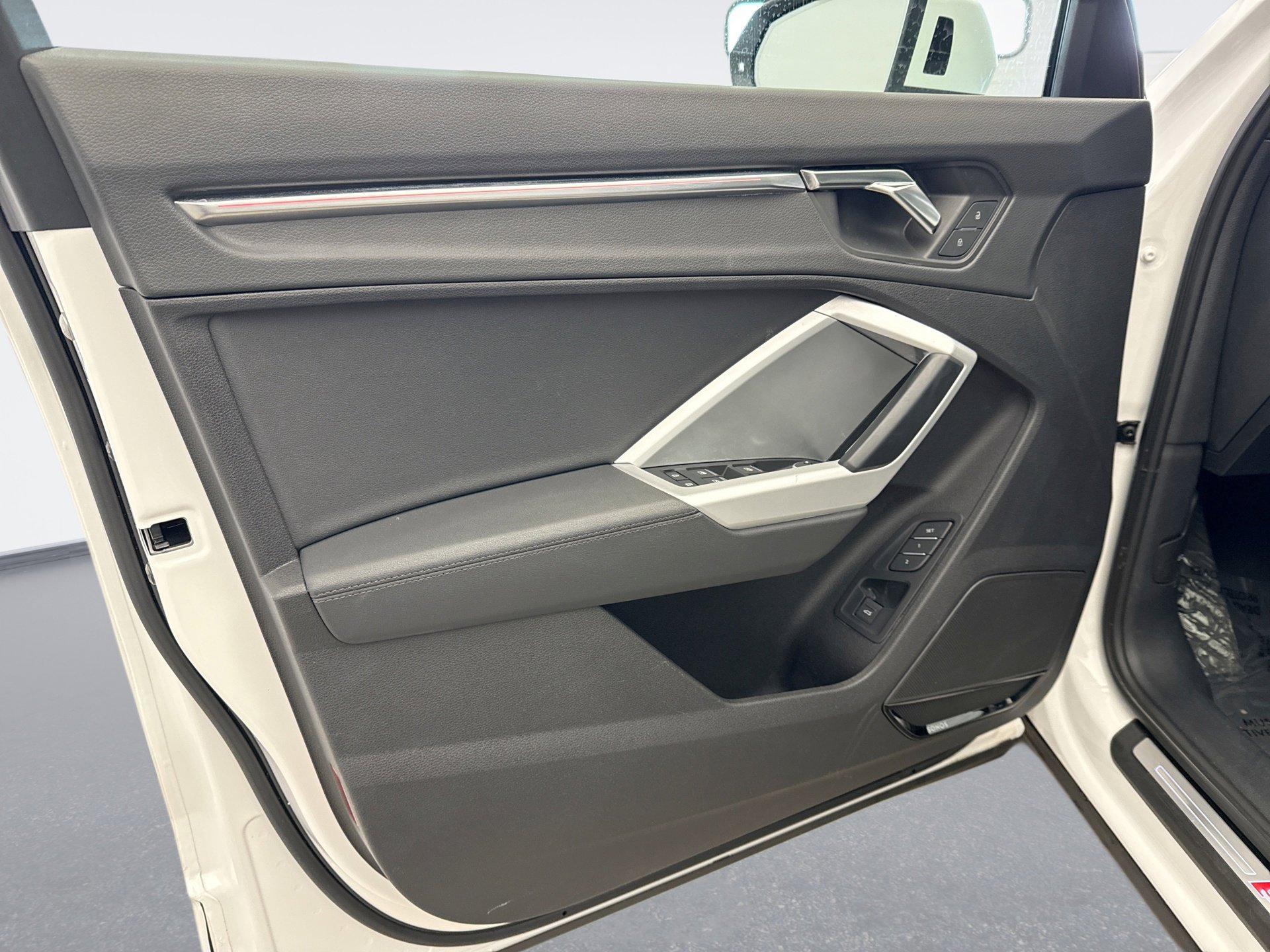 Used 2023 Audi Q3 2.0T Premium Plus image 9