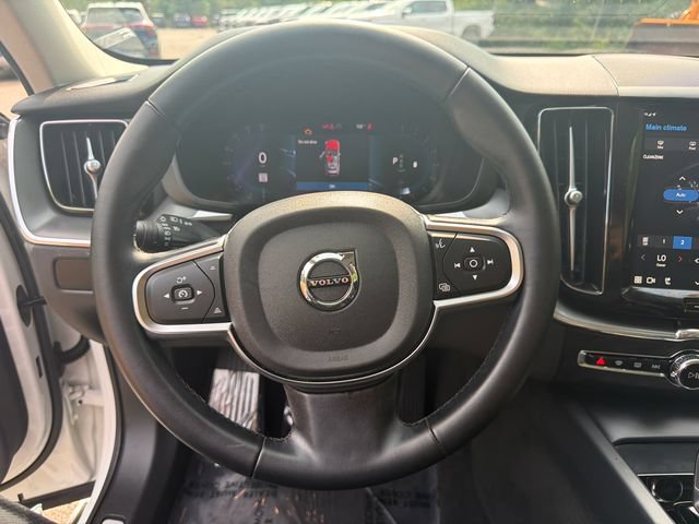 Used 2024 Volvo XC60 B5 Core AWD/4WD image 28