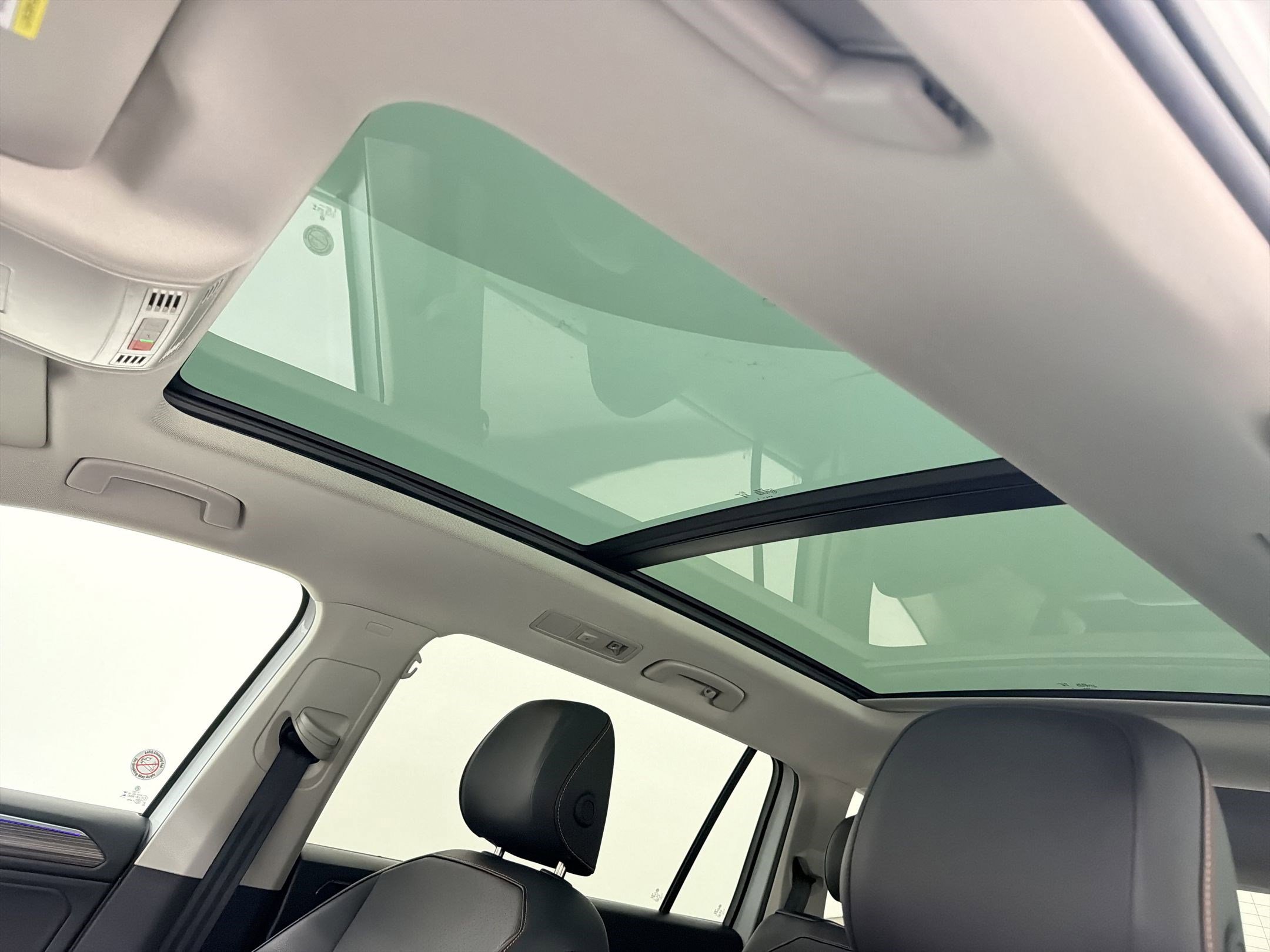 Used 2024 Volkswagen Tiguan Wolfsburg Edition image 14