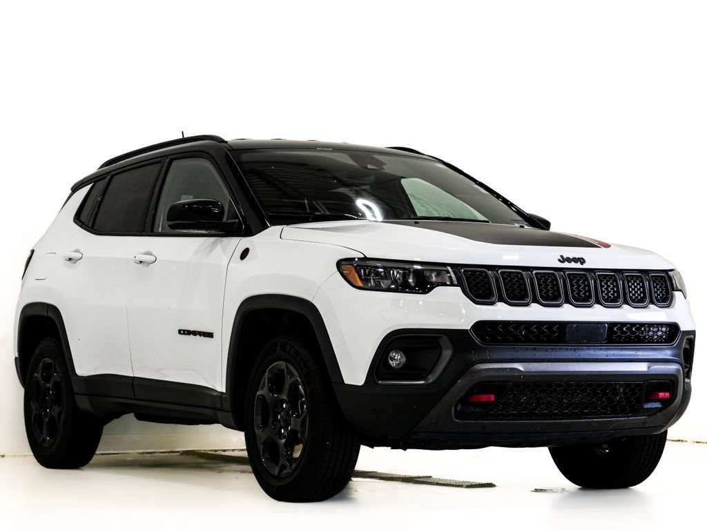 Used 2024 Jeep Compass Trailhawk AWD/4WD image 1