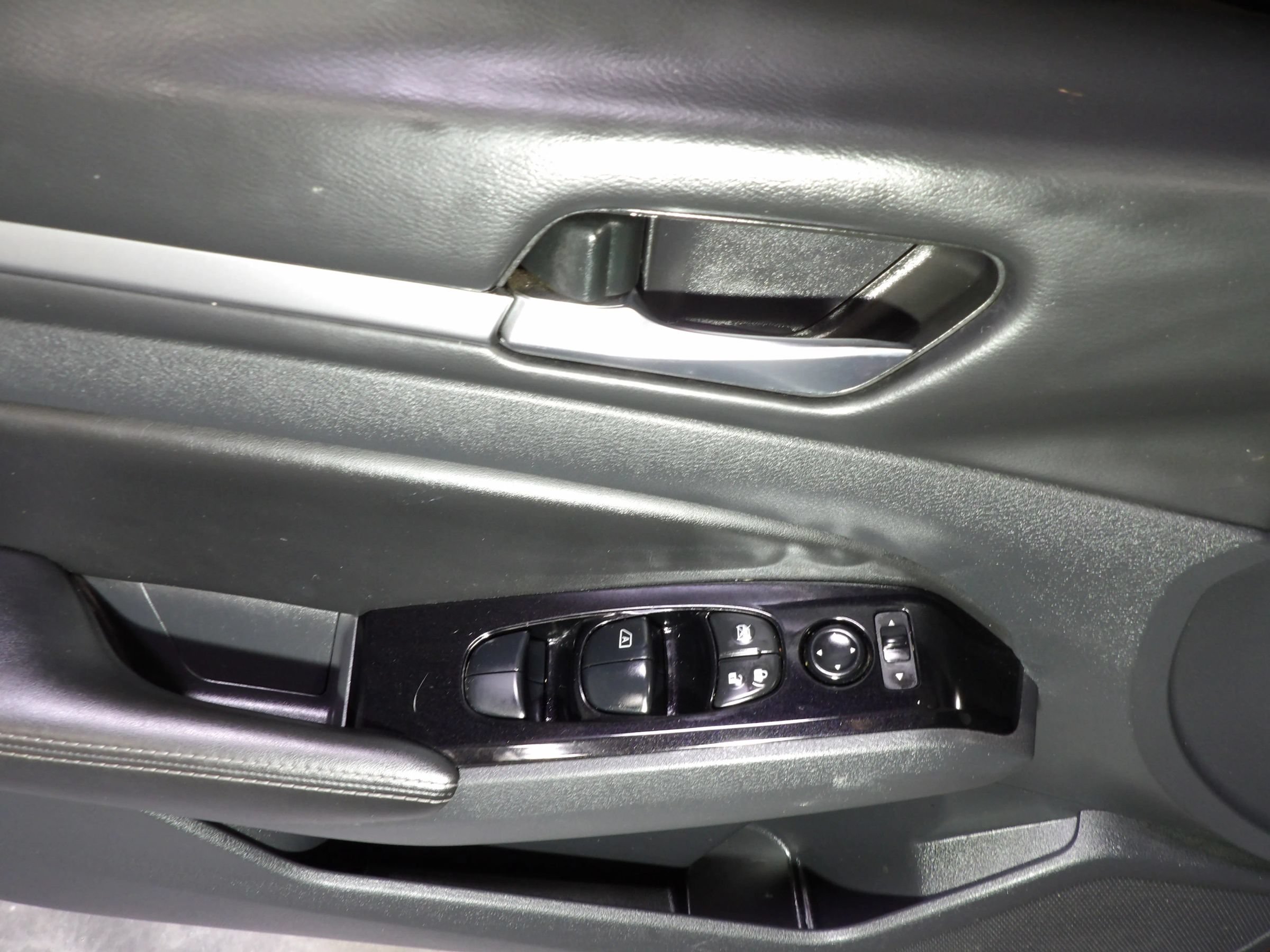 Used 2023 Nissan Altima 2.5 SV FWD image 10