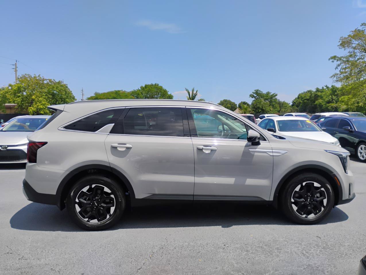 Used 2024 Kia Sorento S w/ Panoramic Sunroof Package FWD image 15