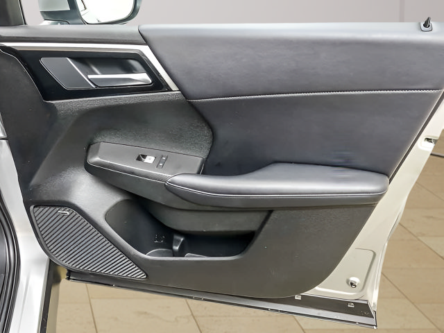 Used 2025 Mitsubishi Outlander SE AWD/4WD image 28