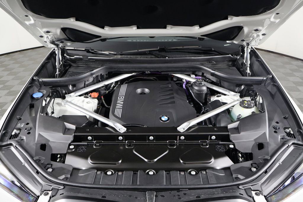 New 2026 BMW X5 sDrive40i w/ M Sport Package image 9