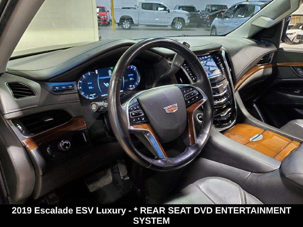 Used 2019 Cadillac Escalade ESV Luxury RWD image 7