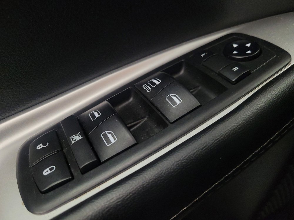 Used 2018 Dodge Journey SXT w/ Blacktop Package FWD image 27