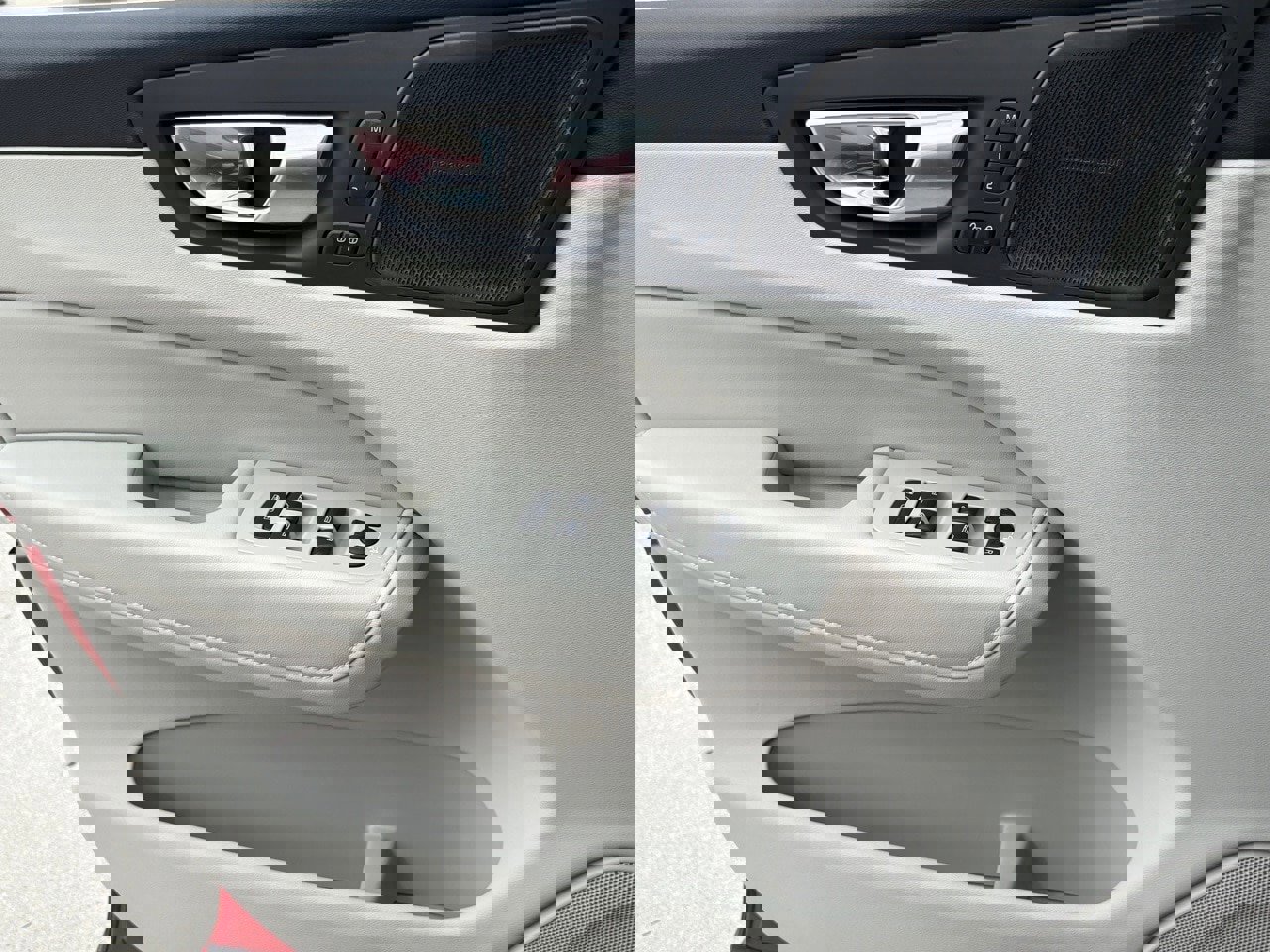 Certified 2023 Volvo XC60 B5 Ultimate w/ Climate Package image 26