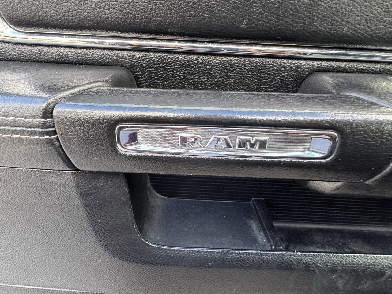 Used 2016 RAM 3500 Laramie image 14