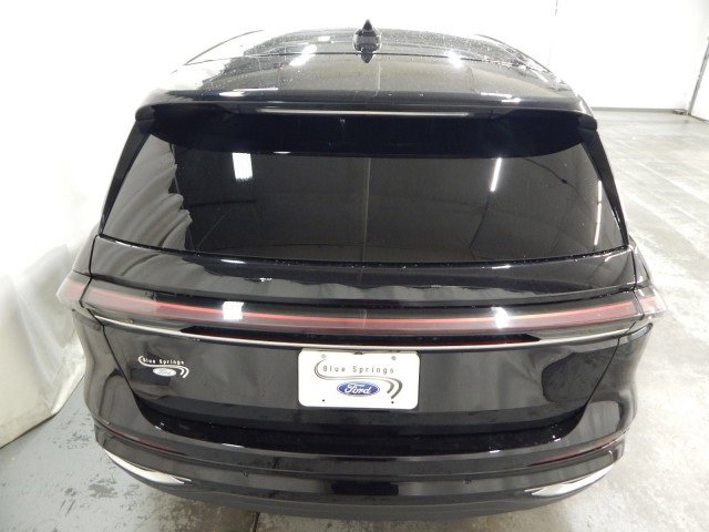 Used 2024 Lincoln Nautilus Premier image 4