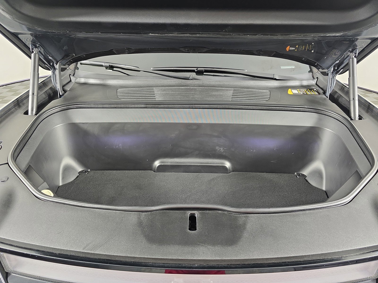 Used 2023 Rivian R1S Adventure image 14