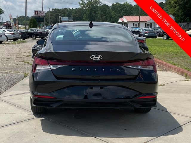 Used 2022 Hyundai Elantra SEL w/ Preferred Accessory Package image 6