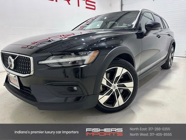 Used 2023 Volvo V60 B5 Cross Country Plus image 1