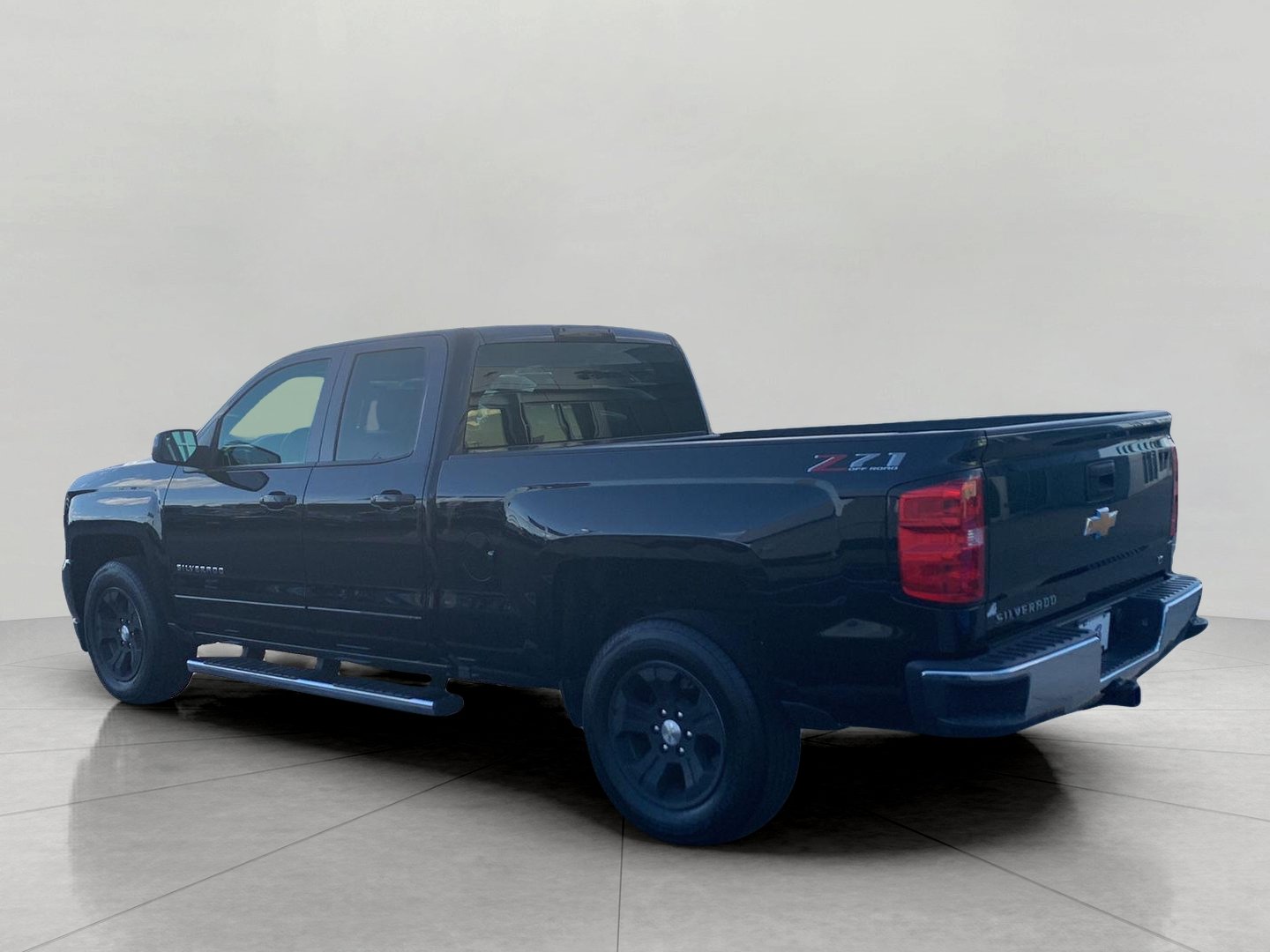 Used 2018 Chevrolet Silverado 1500 LT w/ All Star Edition AWD/4WD image 5