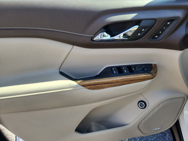 Used 2019 GMC Acadia Denali w/ Technology Package FWD image 12