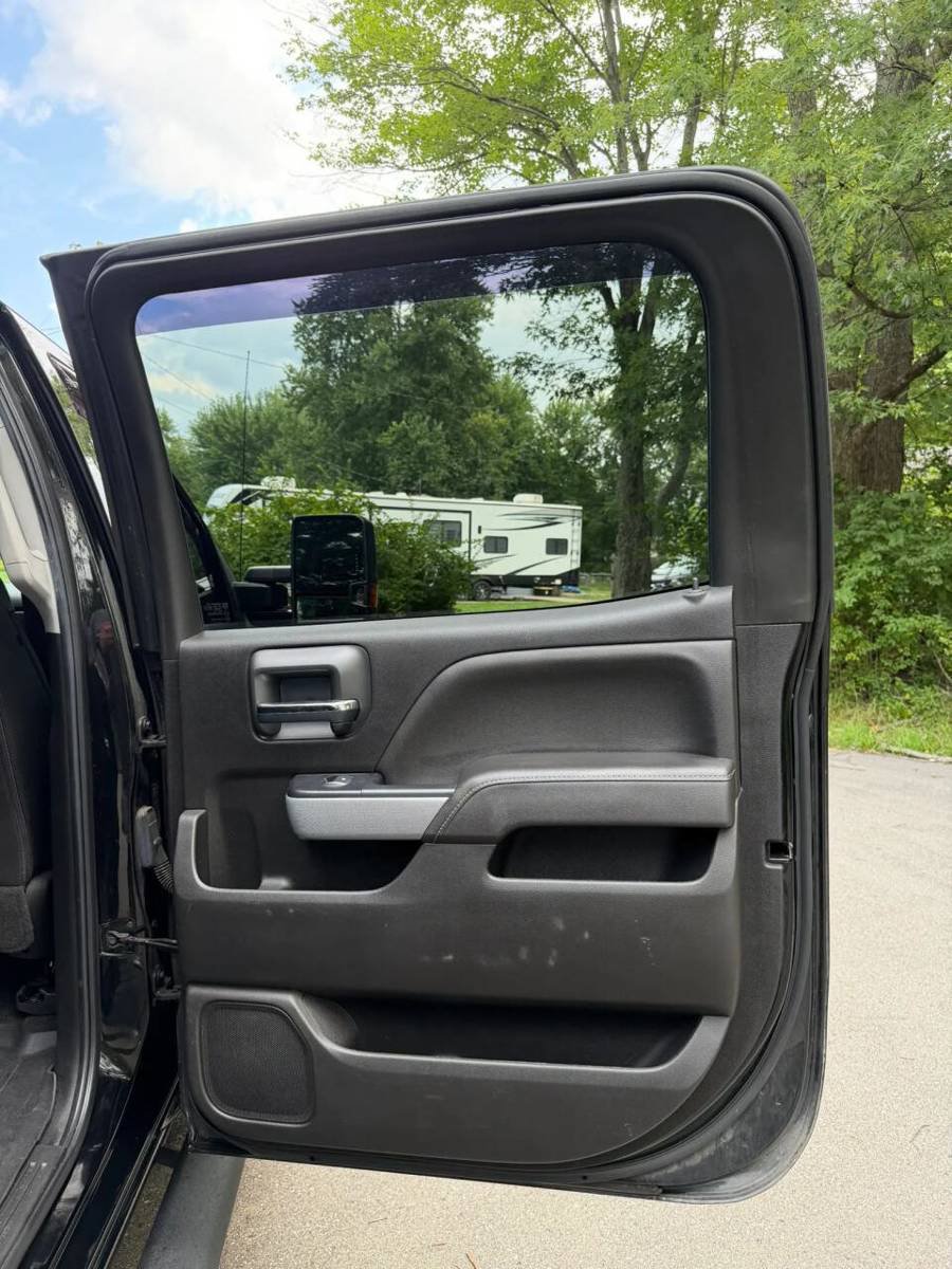 Used 2017 Chevrolet Silverado 2500 LTZ w/ Duramax Plus Package AWD/4WD image 21