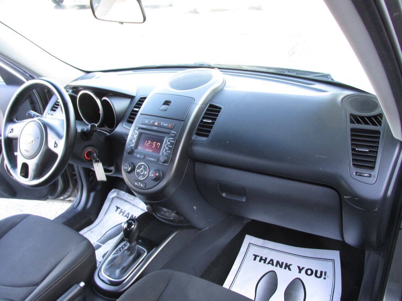 Used 2013 Kia Soul + w/ Audio Pkg FWD image 16