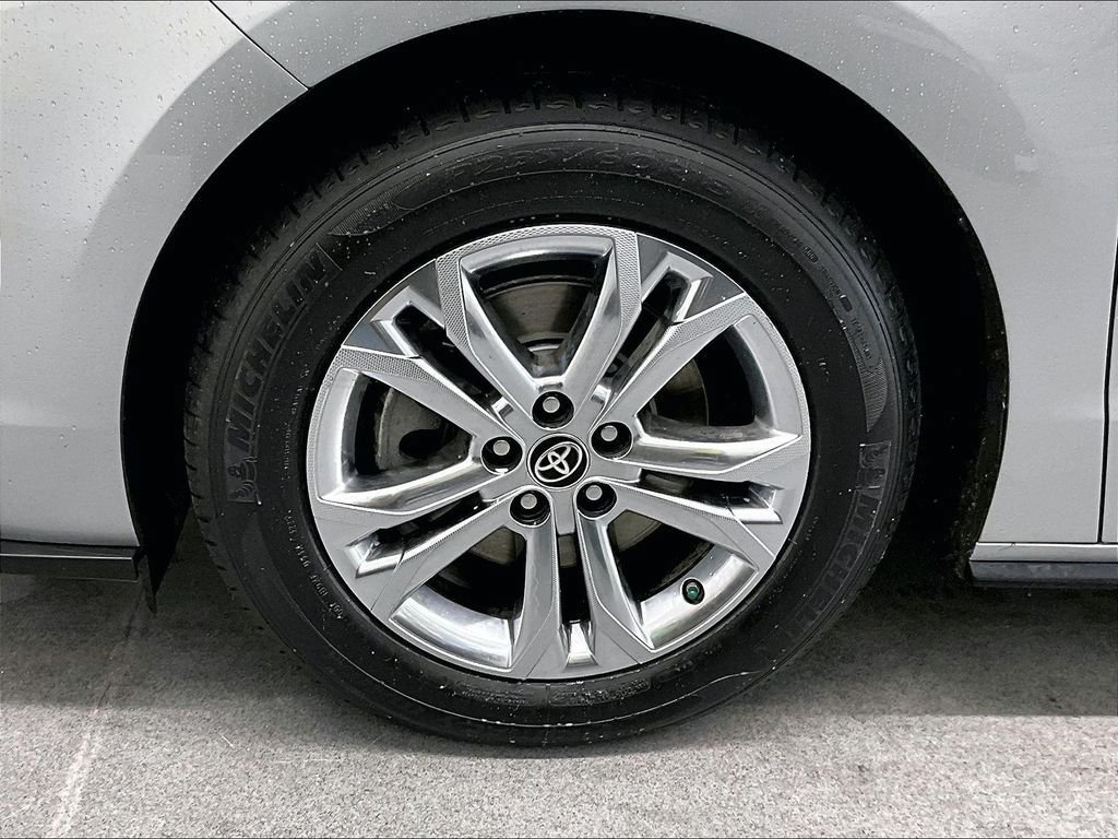 Used 2021 Toyota Sienna XSE w/ XSE Plus Package AWD/4WD image 7