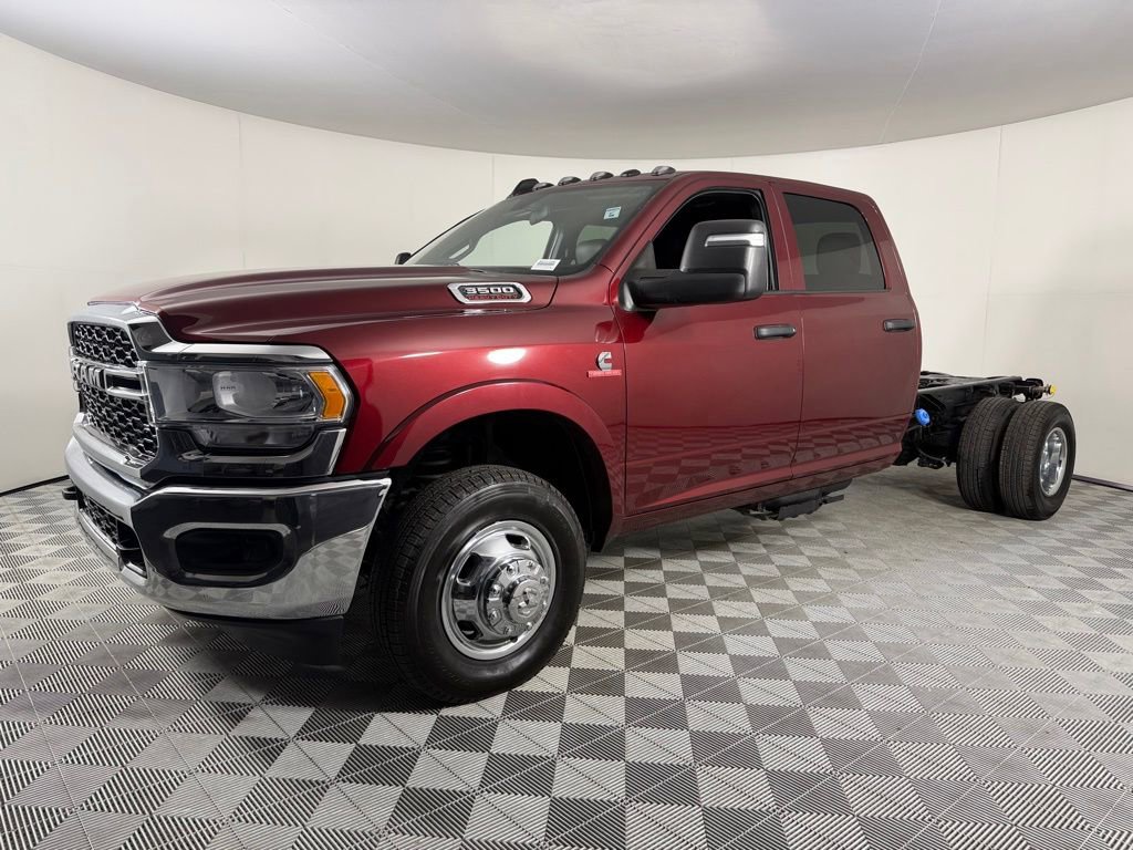 Used 2023 RAM 3500 Tradesman w/ Chrome Appearance Group AWD/4WD image 8
