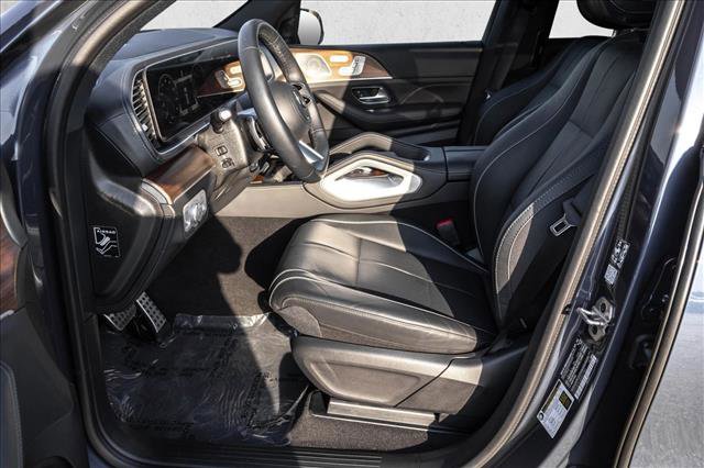 Used 2025 Mercedes-Benz GLS 580 4MATIC image 12