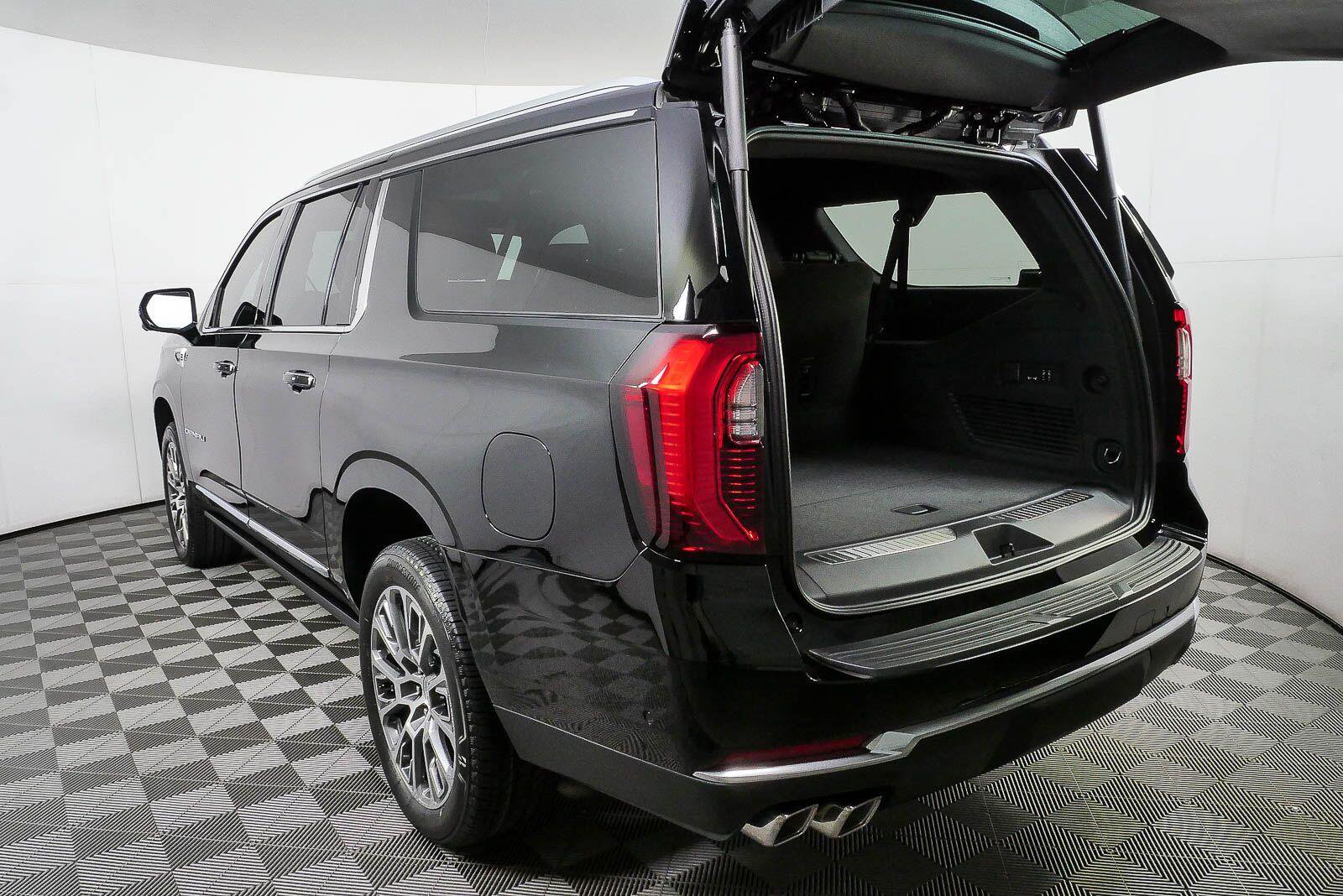 New 2026 GMC Yukon XL Denali w/ Denali Reserve Package AWD/4WD image 35