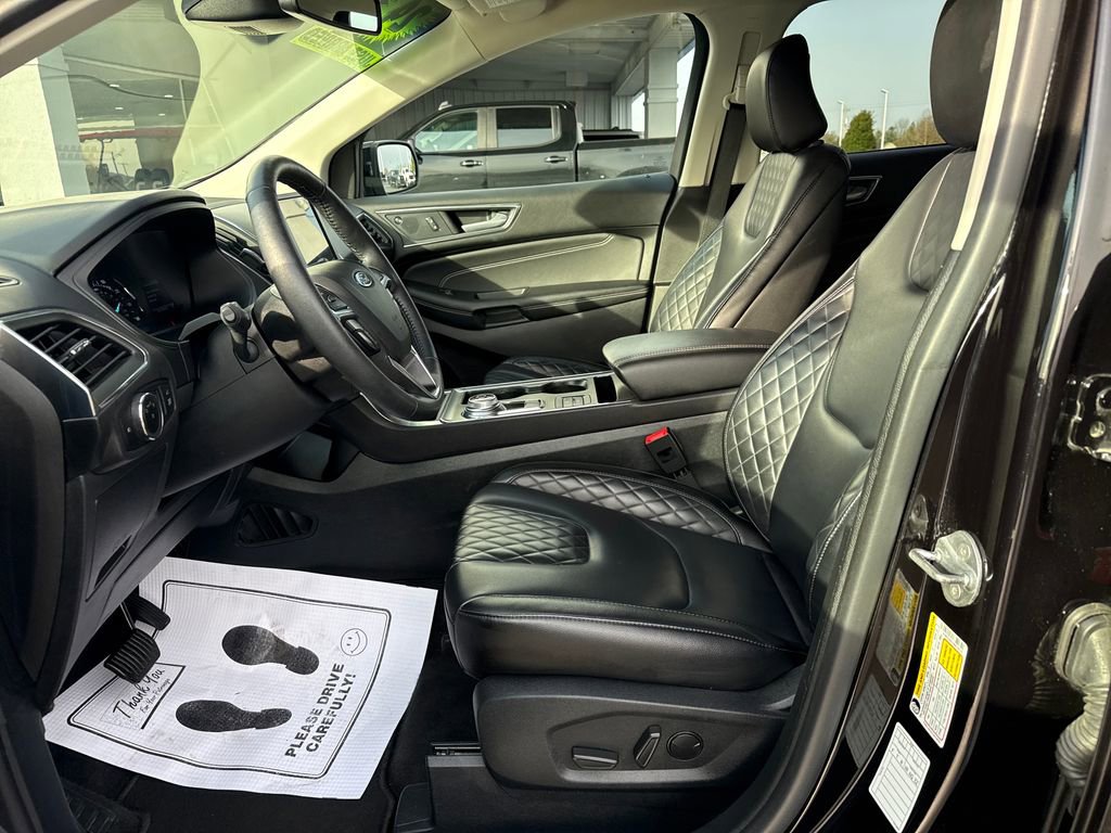 Used 2024 Ford Edge Titanium image 11