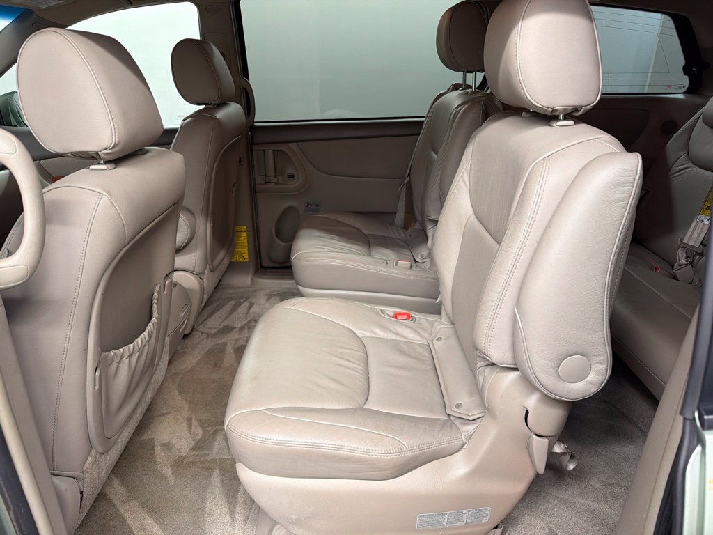Used 2007 Toyota Sienna XLE FWD image 25