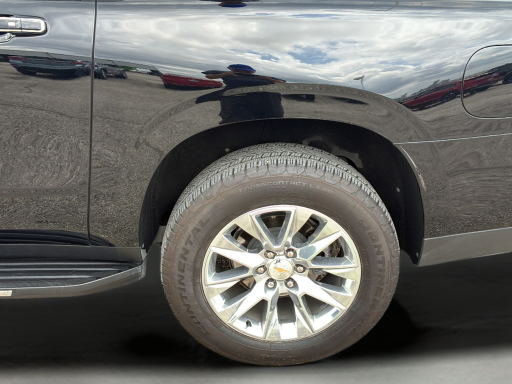 Used 2026 Chevrolet Suburban Premier RWD image 40