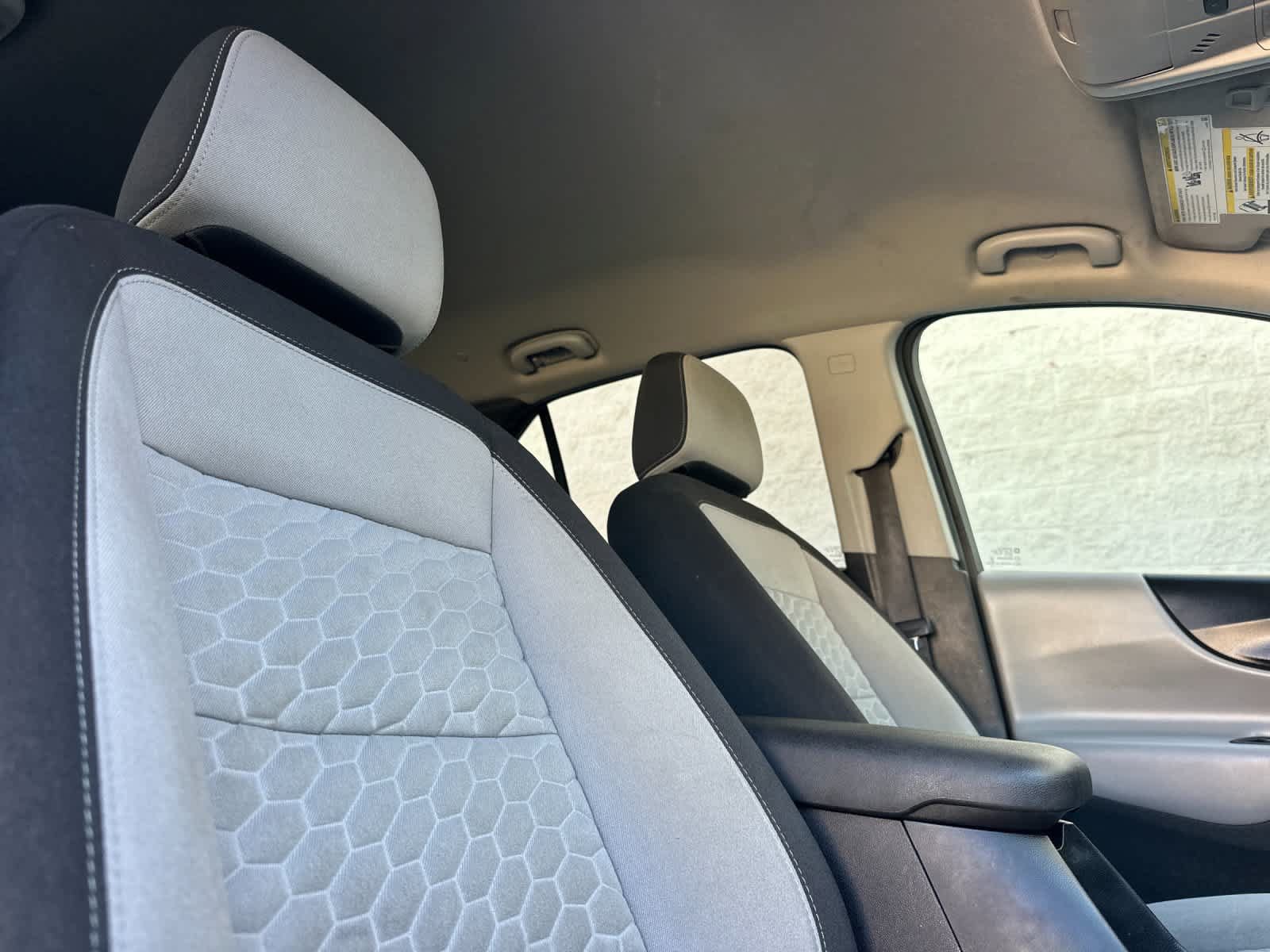 Used 2018 Chevrolet Equinox LT FWD image 18