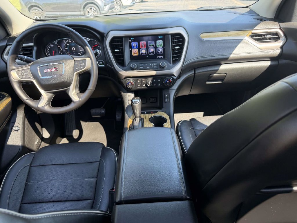 Used 2019 GMC Acadia Denali w/ Technology Package AWD/4WD image 2