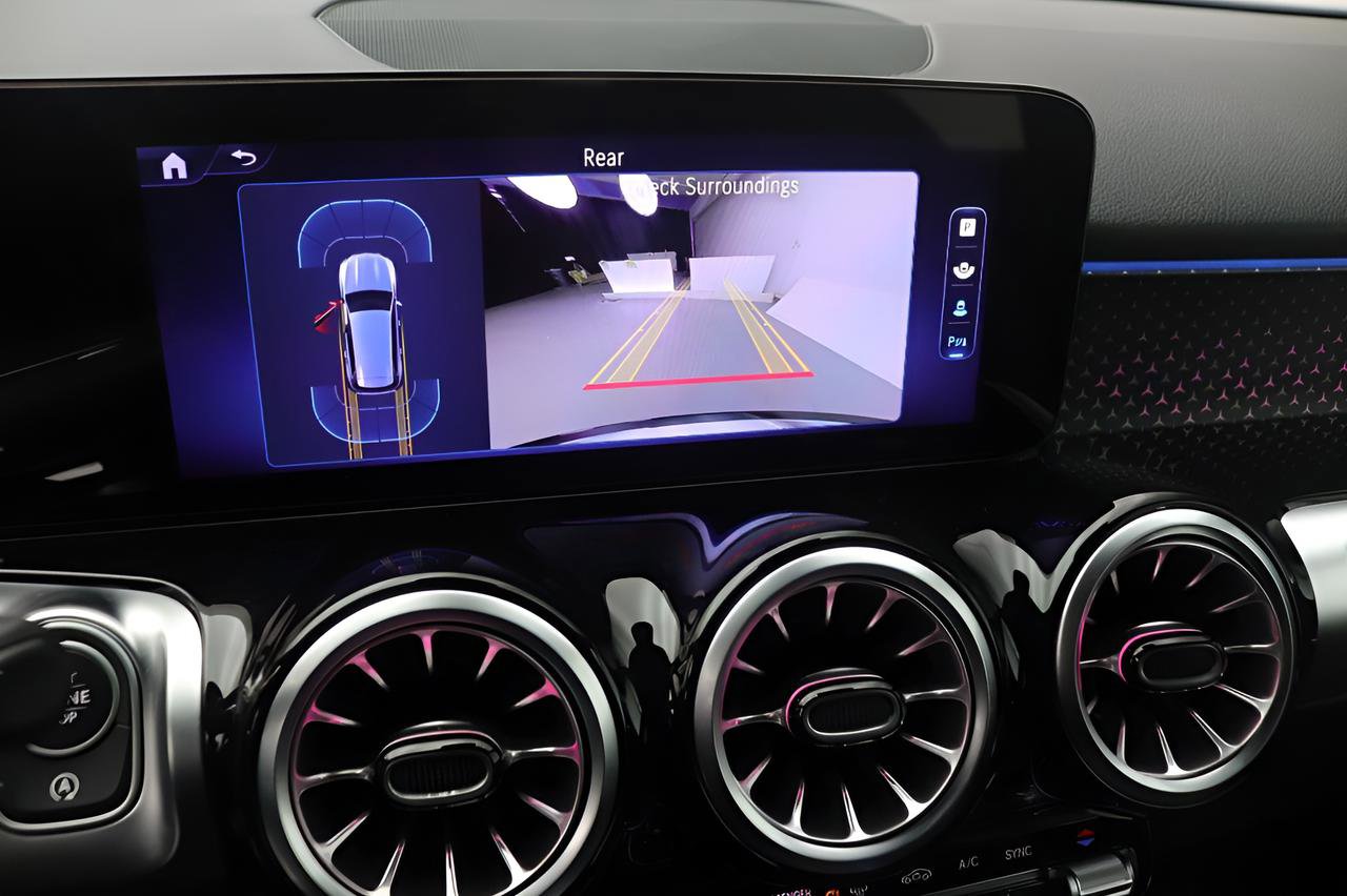 Certified 2025 Mercedes-Benz GLB 250 image 13