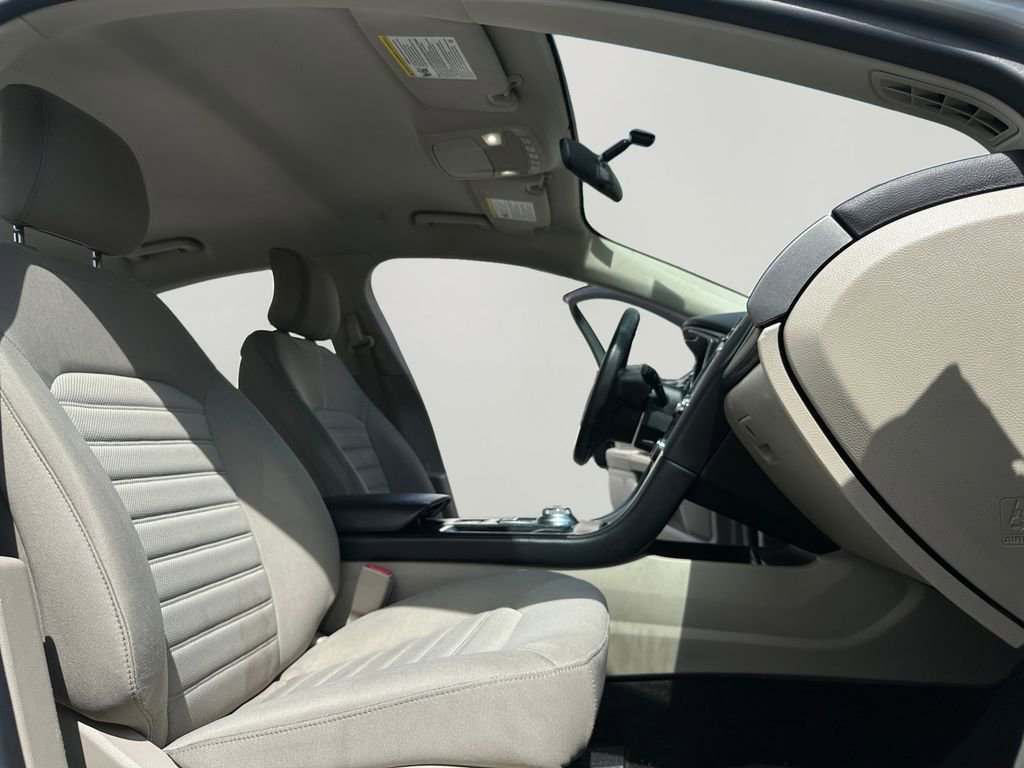 Used 2018 Ford Fusion SE image 20