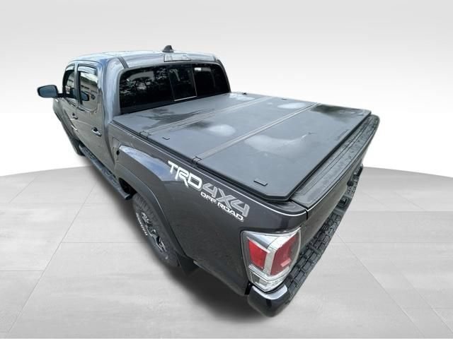 Used 2020 Toyota Tacoma TRD Off-Road w/ TRD Premium Off Road Package AWD/4WD image 14